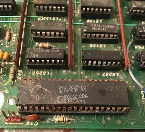 apple-iii-rusty-keyboard-controller.jpg