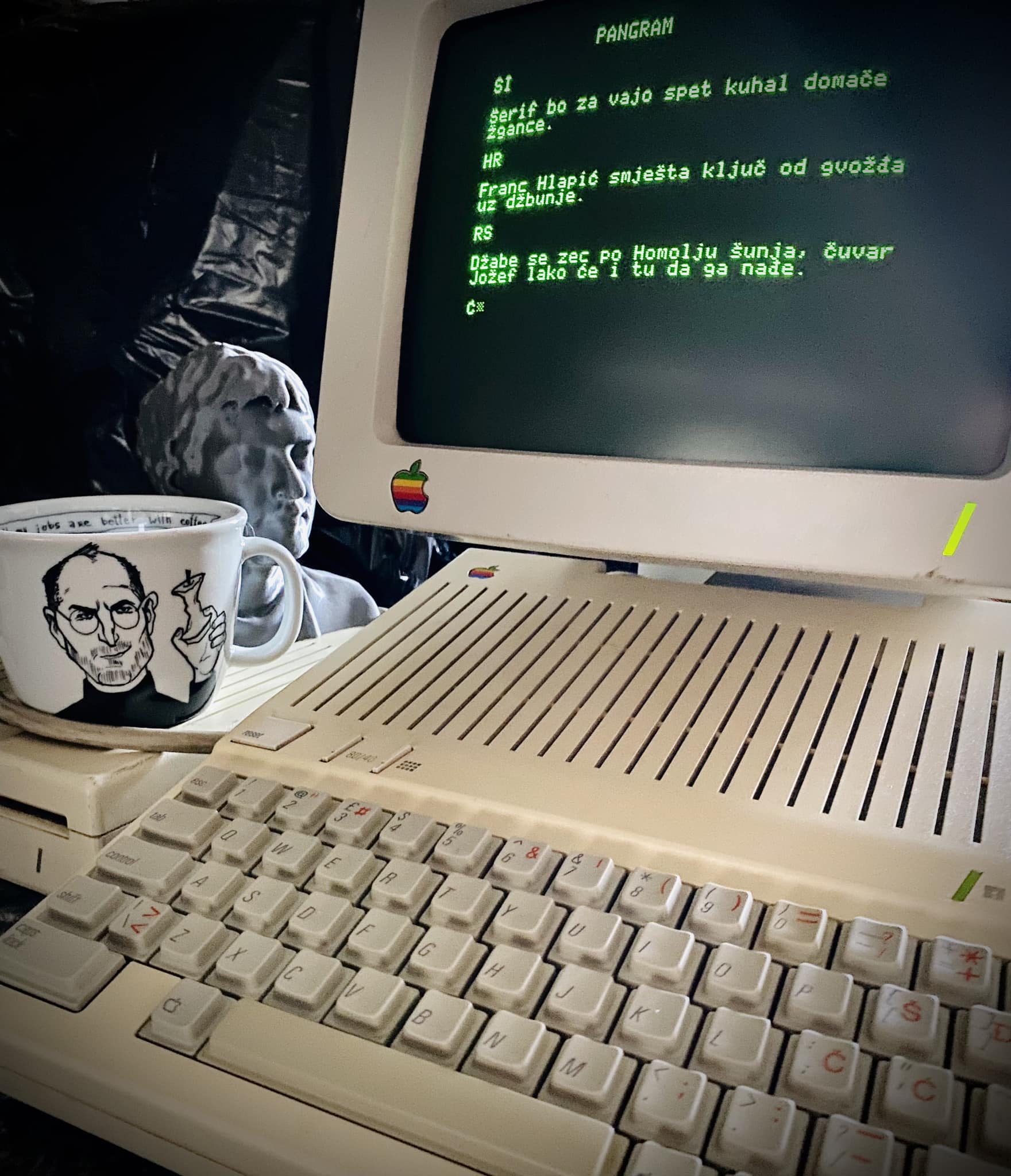 appleiic.jpg