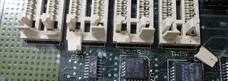 Broken SIMM tabs.jpg