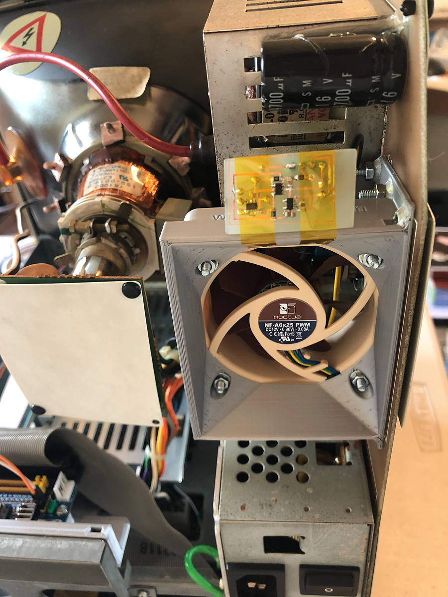 Fan prototype inside Mac S.jpg
