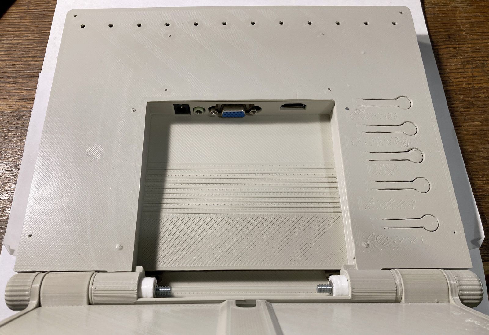 iPadDisplayIIc-05-backIO.jpg
