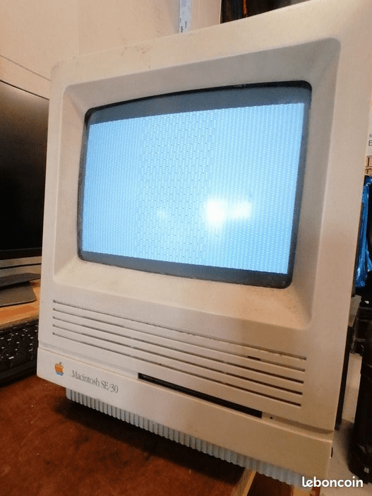 MacSE30-CRT.png