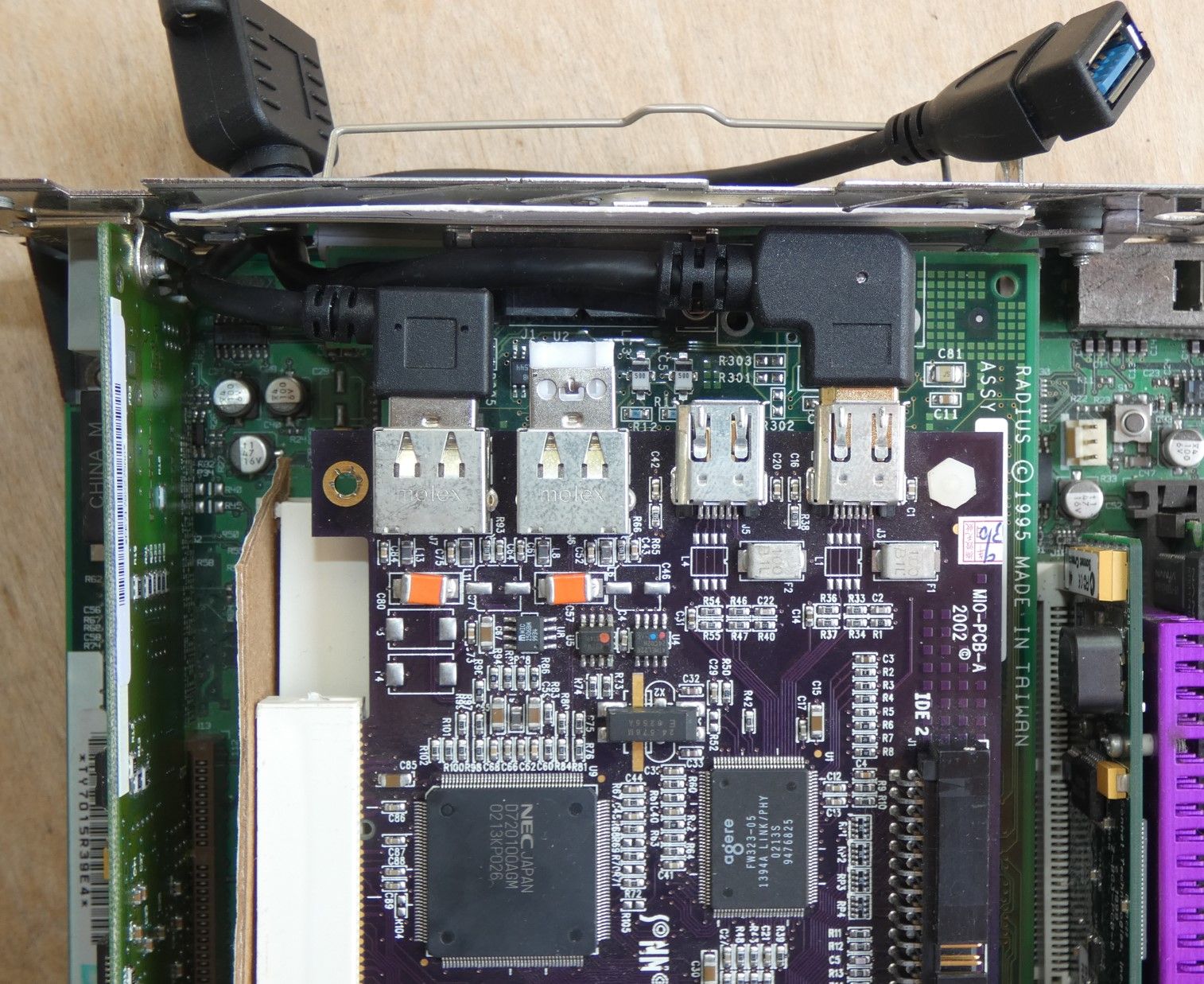 -TwiSlot-TEMPOtrio-Cables-Exit-Vestigial-PDF-Panel-6360-Top-2p.jpg