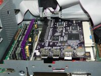 TEMPOtrio-snuggled-under-CD-cables-s25.JPG